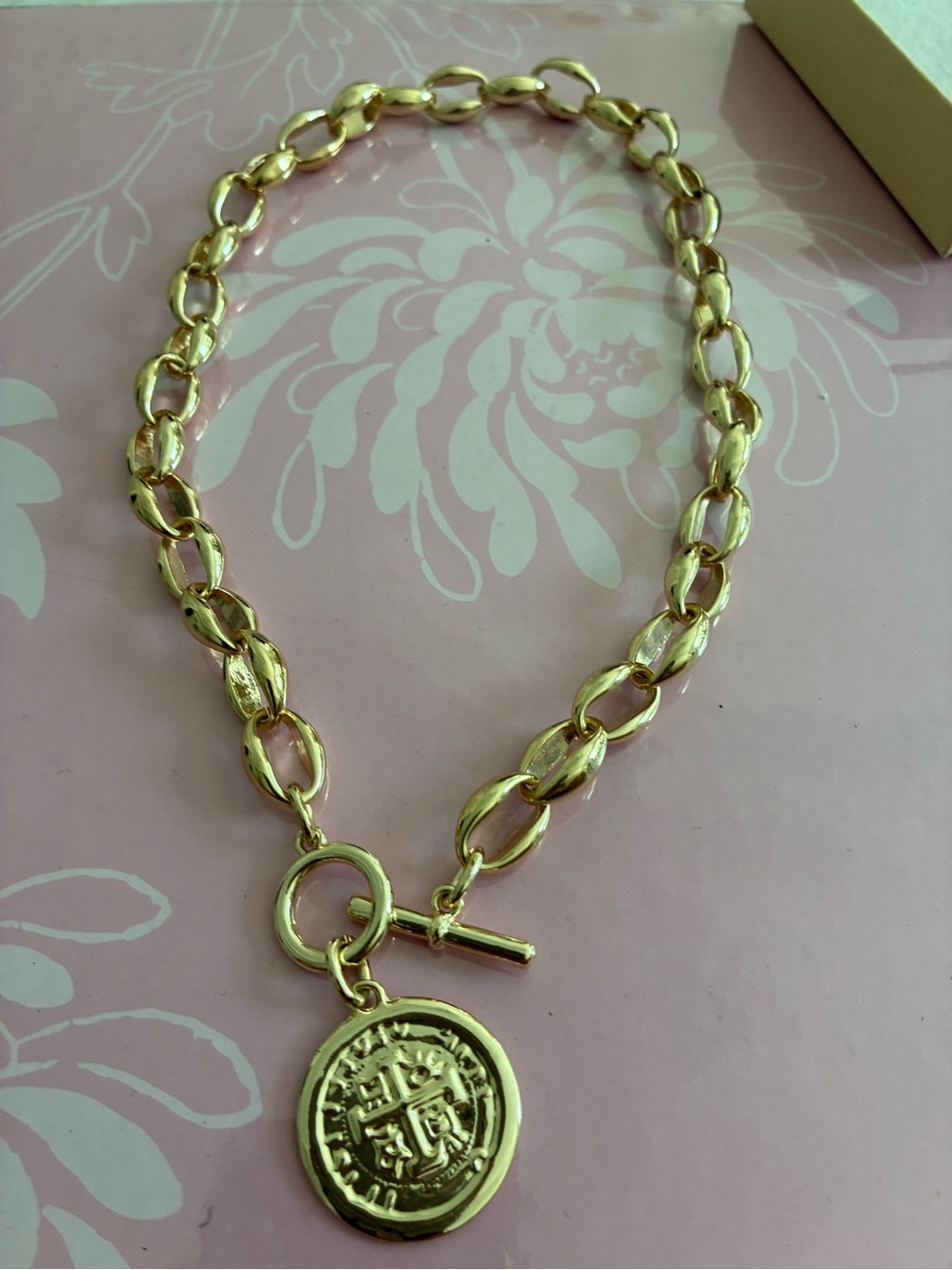 Gold Chain Link Medal Pendant Necklace - Women Jewelry